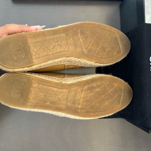 Chanel Patent Beige Espadrilles - Picture 3 of 5
